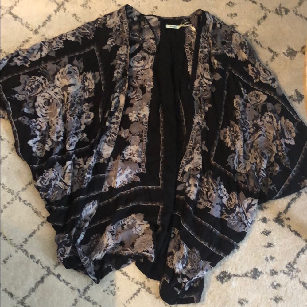 Kimchi Blue Floral Kimono